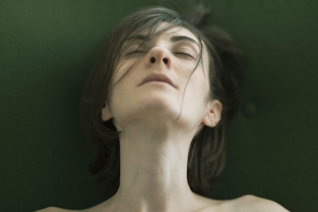 woman-6373372_1920